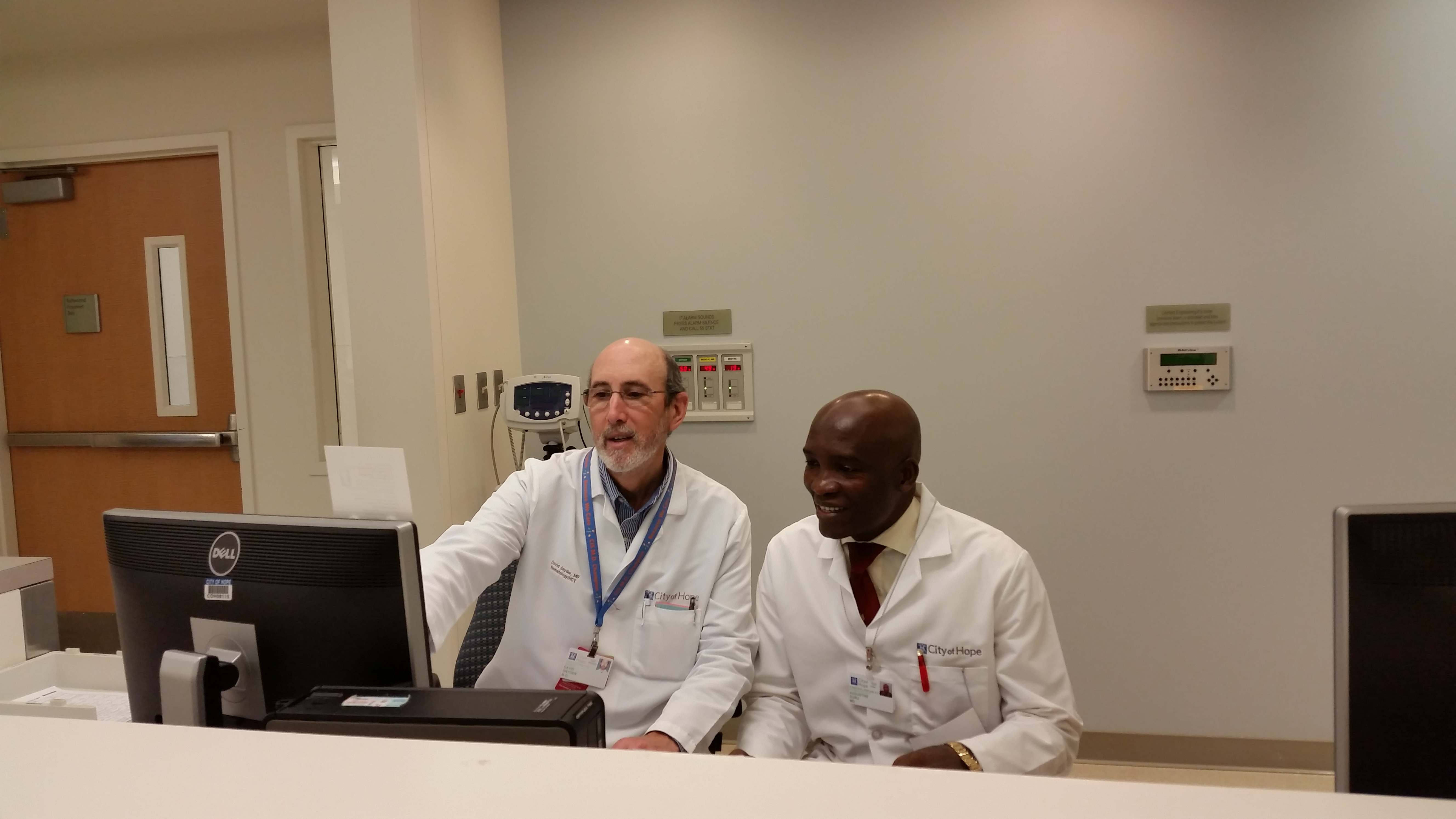 Dr Duru with Professor Snyder at the City of Hope Kopie